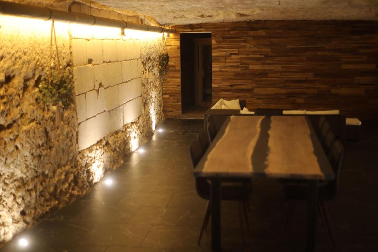 La Montrieuse, Chambre Individuelle Avec Sauna Et Baignoire Spa Naveil Exteriör bild